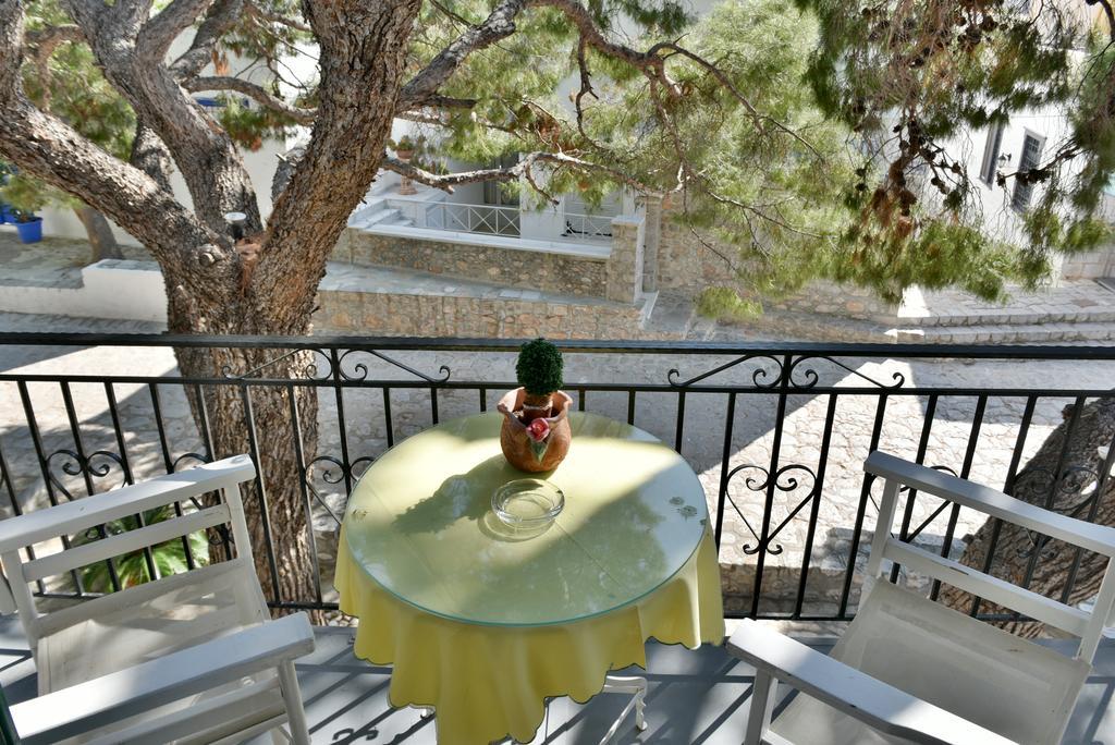 Piteoussa Hotel Hydra  Exterior photo