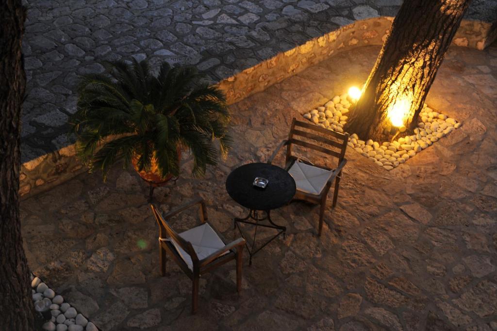 Piteoussa Hotel Hydra  Exterior photo